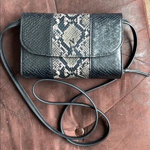 Vera Wang signature envelope crossbody bag